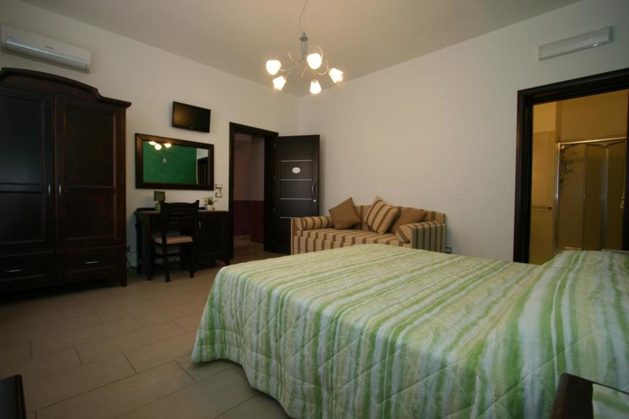 Baia Santa Margherita B&B Кастеллуццо Экстерьер фото