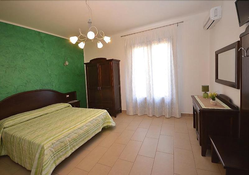 Baia Santa Margherita B&B Кастеллуццо Экстерьер фото