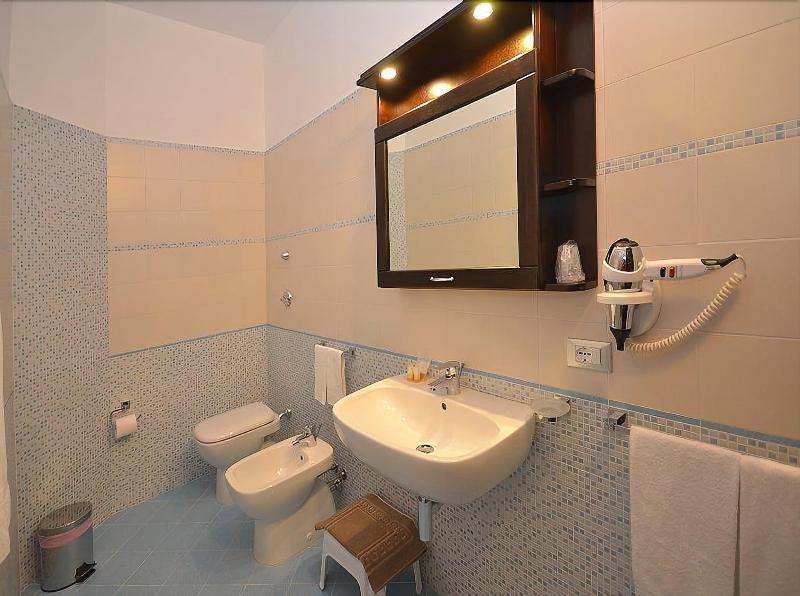 Baia Santa Margherita B&B Кастеллуццо Экстерьер фото