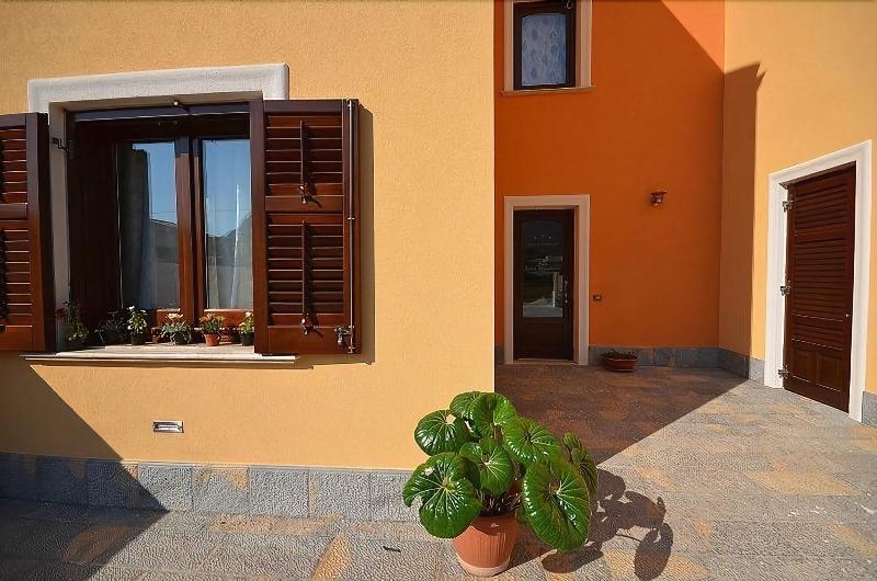 Baia Santa Margherita B&B Кастеллуццо Экстерьер фото