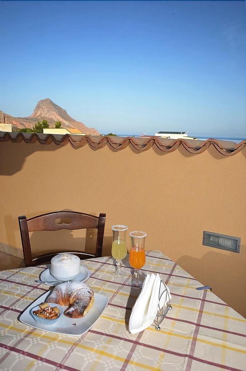 Baia Santa Margherita B&B Кастеллуццо Экстерьер фото