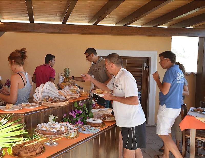 Baia Santa Margherita B&B Кастеллуццо Экстерьер фото