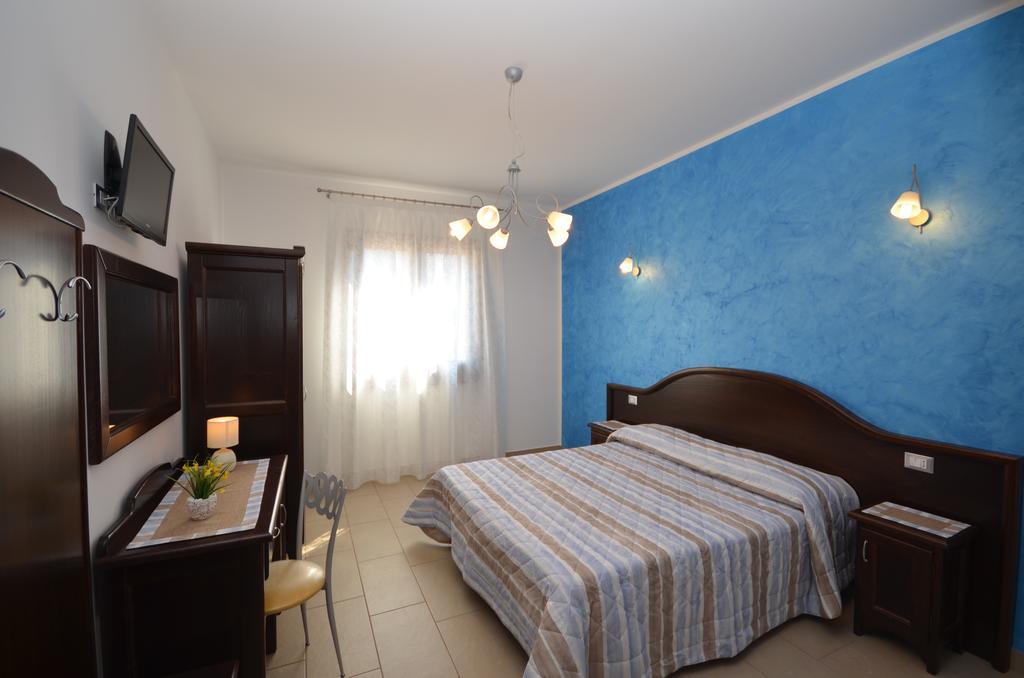 Baia Santa Margherita B&B Кастеллуццо Номер фото