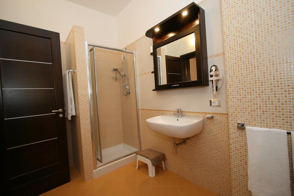 Baia Santa Margherita B&B Кастеллуццо Номер фото
