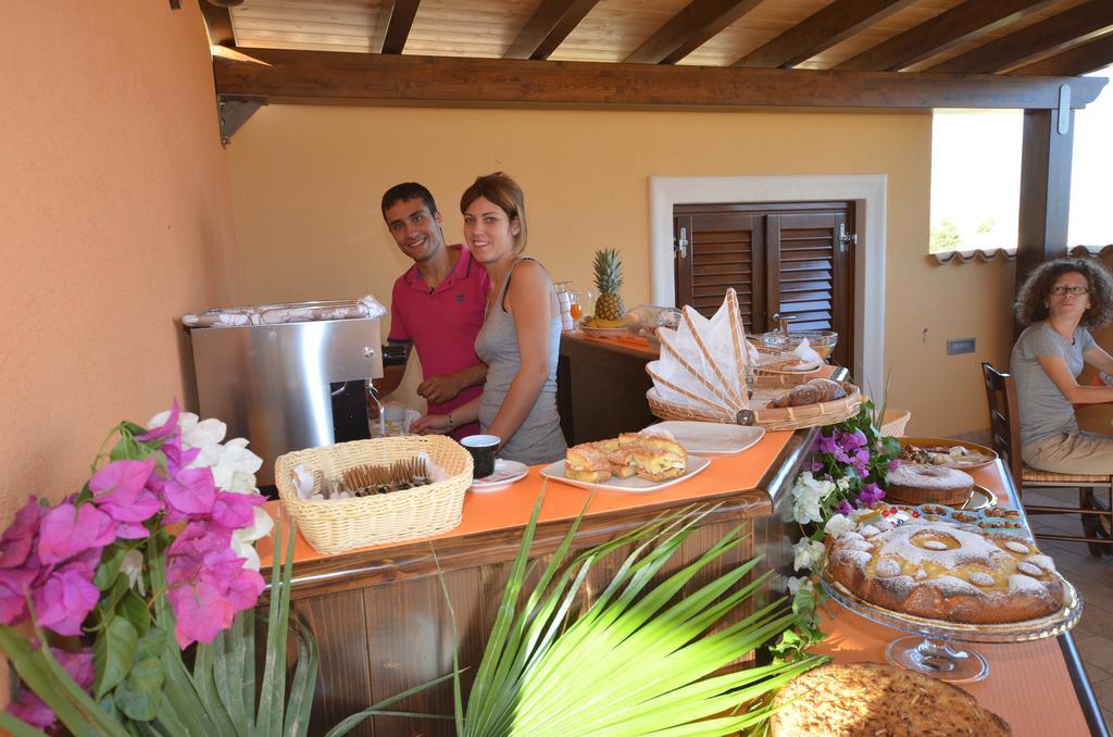 Baia Santa Margherita B&B Кастеллуццо Экстерьер фото